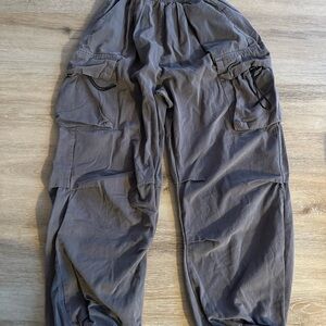 Women’s Gray Cargo Pants 🩶🖤